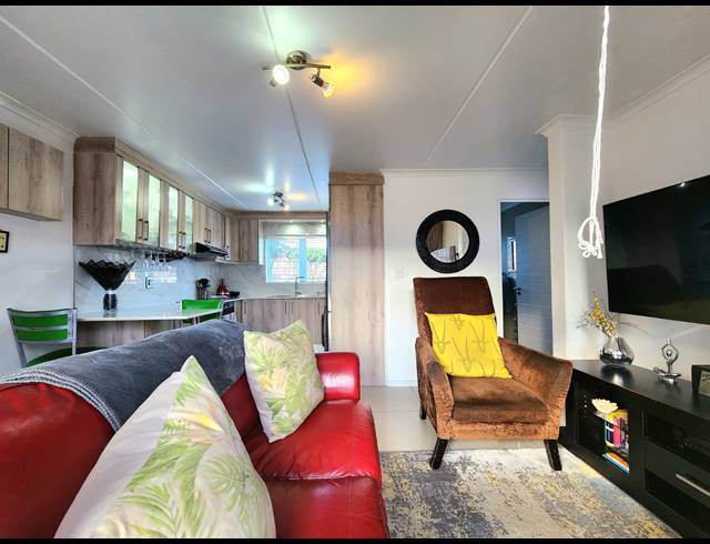 2 BEDROOM APARTMENT FOR SALE IN GOODWOOD PARK